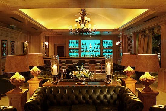 PLAZA VOULIAGMENI STRAND HOTEL