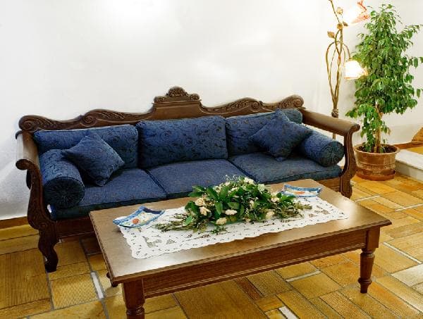 VICTORIA Studios-Apartments